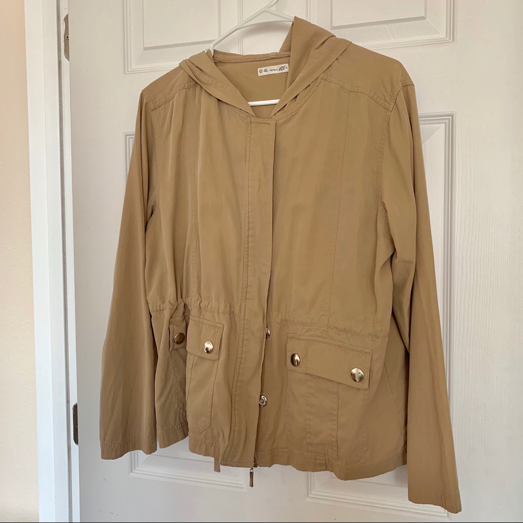 Khaki Utility Jacket E35)